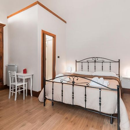 Opera Home Napels Buitenkant foto