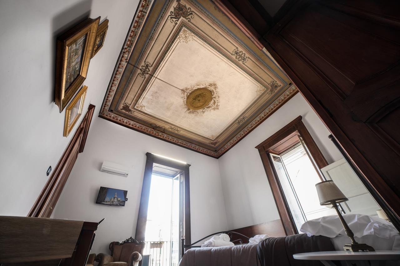 Opera Home Napels Buitenkant foto
