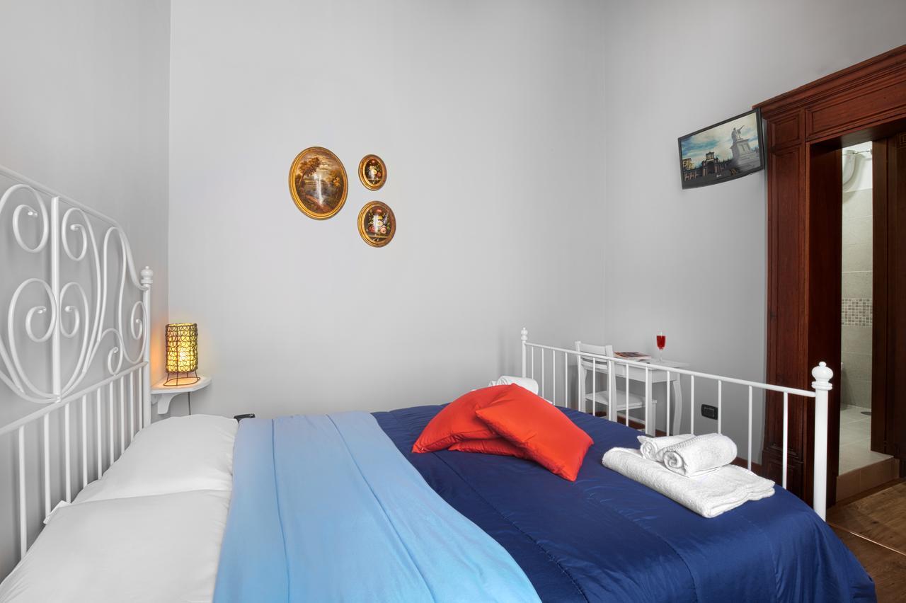 Opera Home Napels Buitenkant foto